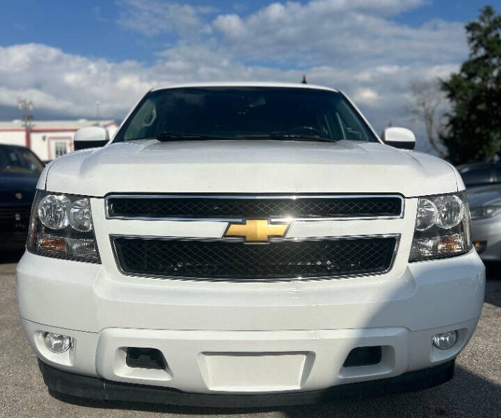 2013 TAHOE WHITE