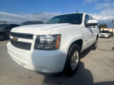 2013 TAHOE WHITE