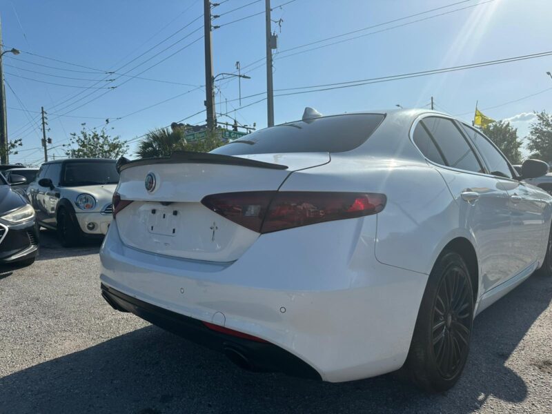 2018 ALA ROMEO GIULIA