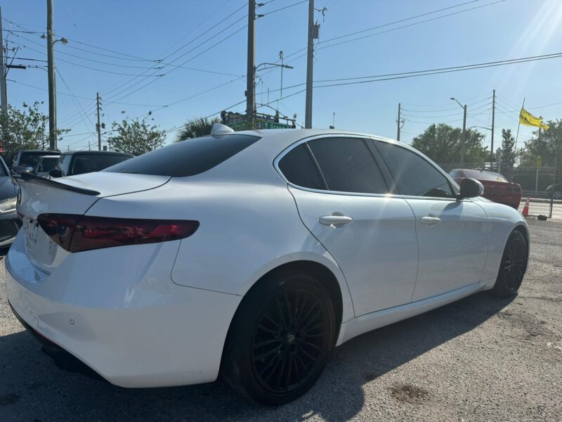 2018 ALA ROMEO GIULIA