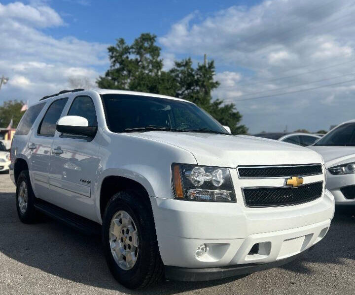 2013 TAHOE WHITE