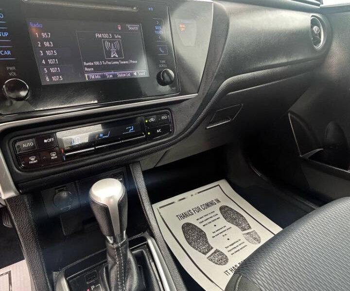 2018 TOYOTA COROLLA LE BLUE