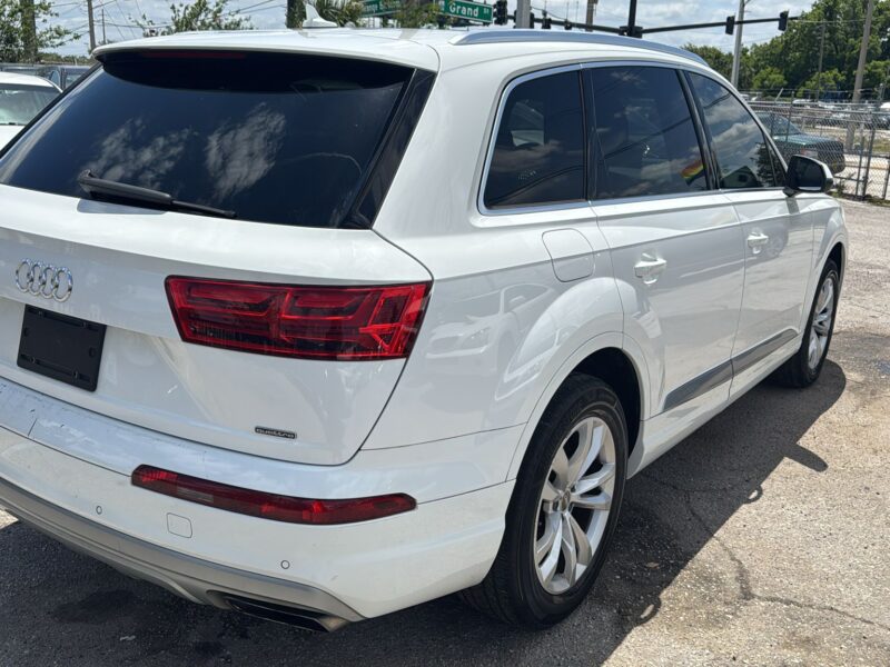 2017 AUDI Q7 WHITE
