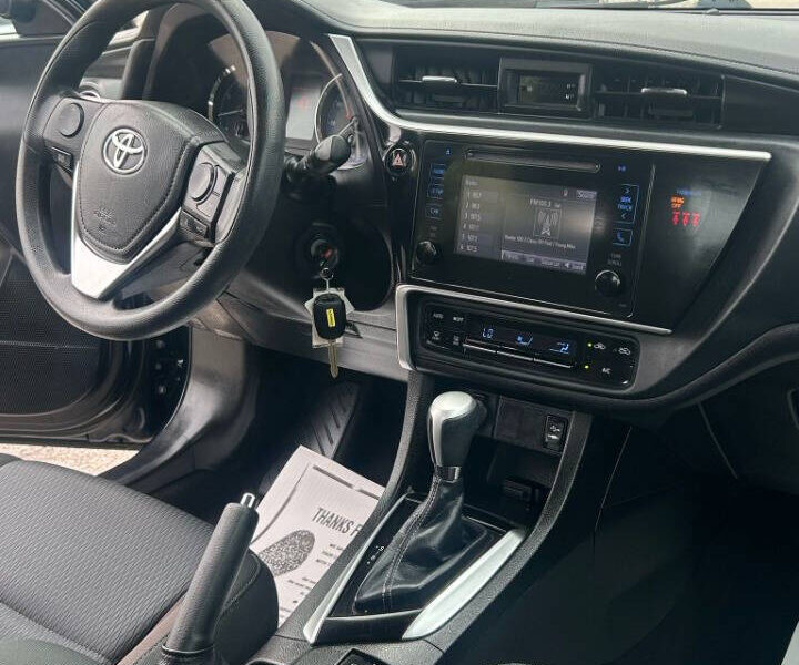 2018 TOYOTA COROLLA LE BLUE
