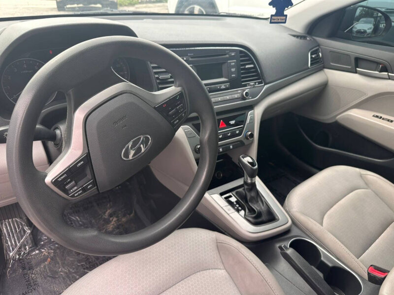 2017 HYUNDAI ELANTRA