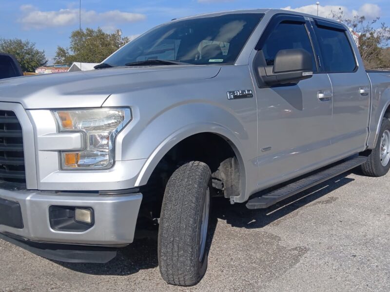 2016 F - 150 CREW SILVER