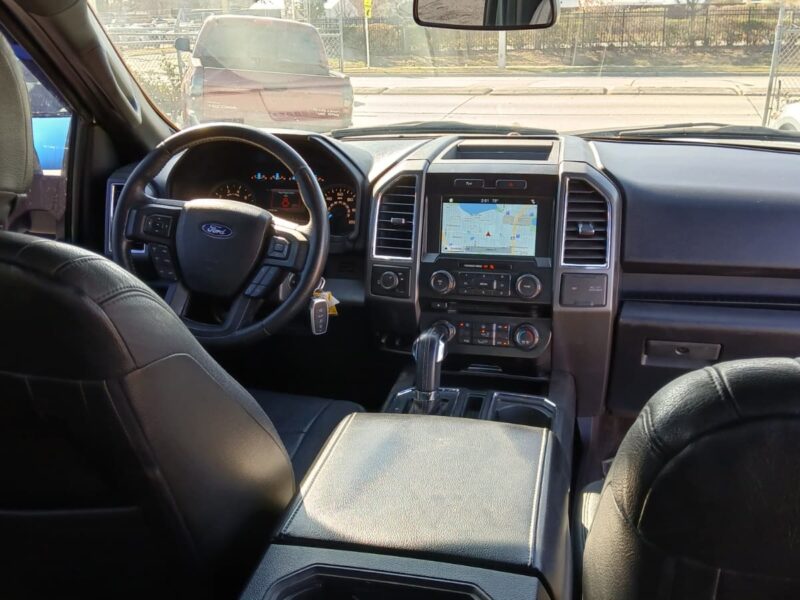 2016 F - 150 CREW SILVER