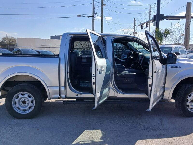 2016 F - 150 CREW SILVER