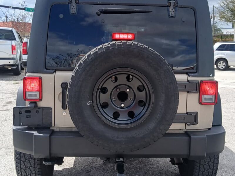 2016 JEEP WRANGLER UNLIMITED TAN