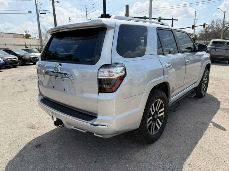 2015 TOYOTA 4 RUNNER SILVER