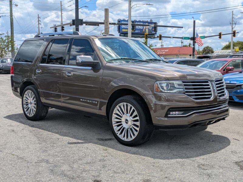 2017 Lincoln Navigator Reserve Sport Utility 4D