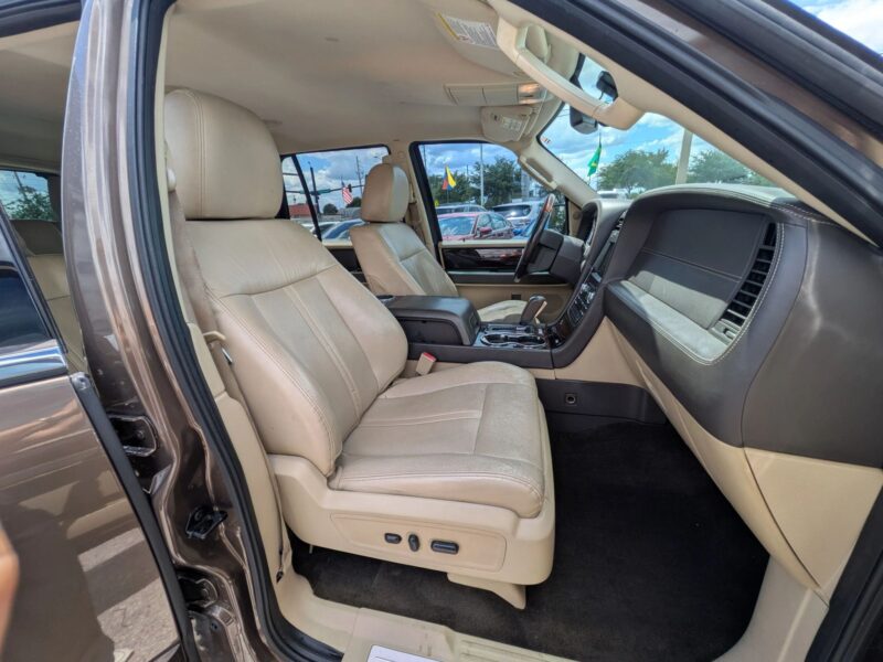 2017 Lincoln Navigator Reserve Sport Utility 4D