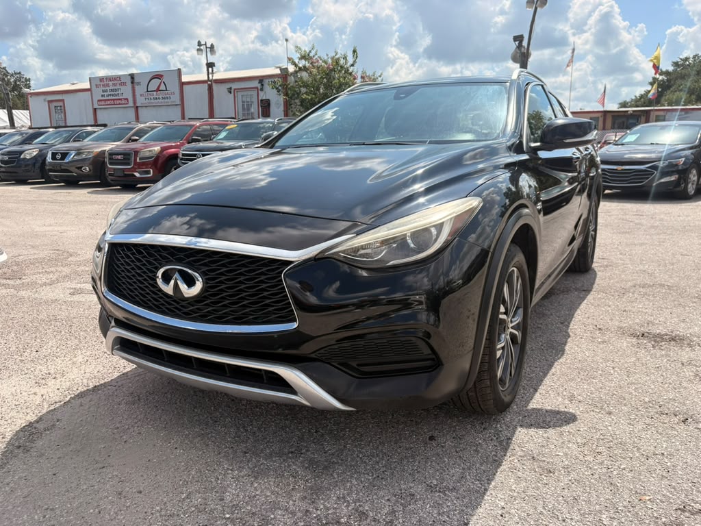 2017 Infiniti QX30 LUXURY